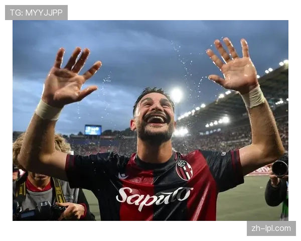 告别时刻:博洛尼亚主场赛后为即将退役的奥尔索利尼举办简短仪式 告别时刻:博洛尼亚主场赛后为即将退役的奥尔索利尼举办简短仪式